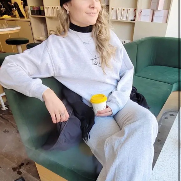 Local Montreal brand graphic crew neck sweatshirt - medium - Picture 9 of 9